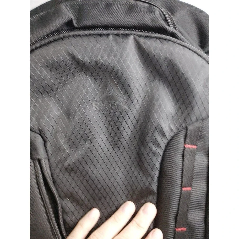 Reebok Men's Black Backpack Medium Zip Closure Hydration Pocket Outer Pockets